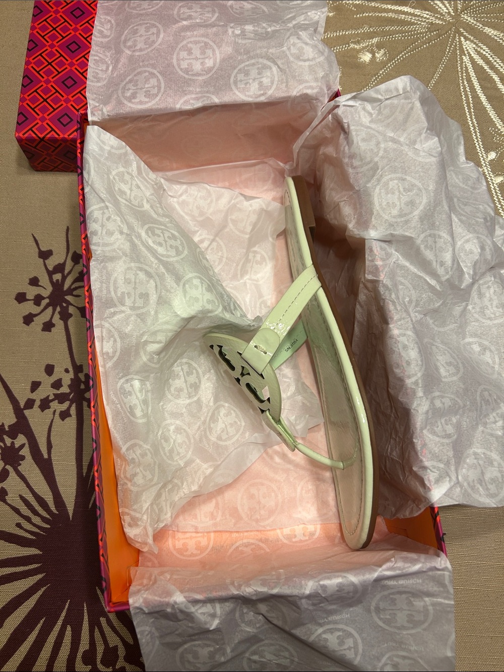 Tory Burch White Patent Leather Miller Thong Sandals - Picture 5 of 7